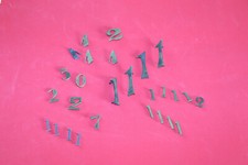 ANCIEN CHIFFRE EN MÉTAL &