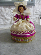POUPEE  FOLKLORIQUE PETITCOLLIN  CELLULOID BRETAGNE PONT AVEN  12 CM BON ETAT