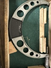 Ancien micromètre 175-200 DIN-863 dans son coffret en bois incomplet ( Palmer)