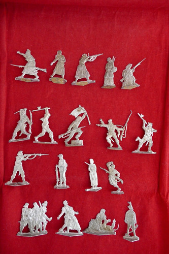 Plats étain figurines - plats, 18