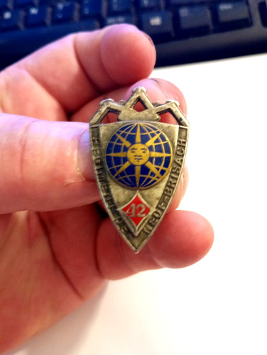 Insigne pucelle nettoyer - insigne,