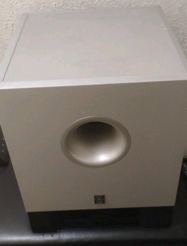Yamaha yst sw011 120v - 120v, 60hz
