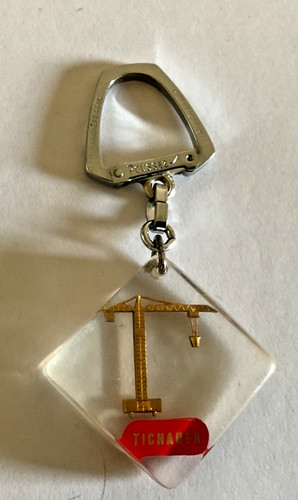 Porte clefs bourbon - porte, grue