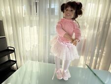 Poupée d'artiste de collection vinyle 74 cm. Excellent état