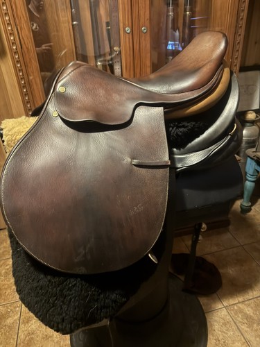 Collegiate jump saddle - collegiate,