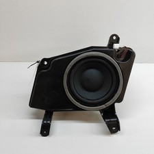 Honda CR-V MK5 RW Subwoofer