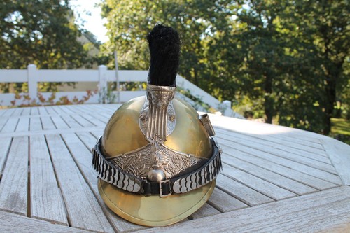 Casque gendarme pied - de,