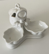service à condiments ancien en porcelaine blanche  - salière .