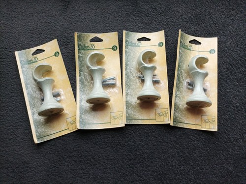 Lot 4 supports pour - , de