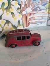 DINKY TOYS FRANCE  Meccano Ech 1 /43 Camion Pompiers 