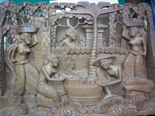 Bas-relief en bois  sculpté (teck probable) - Asie (probable Bali)
