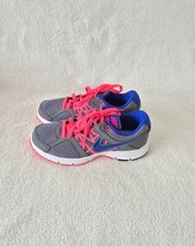 Baskets femme NIKE neufs T.38