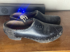 Sublime Paire De Sabots Galoches XIXème Cuir Bois Neuf De Stock Aurillac Cantal