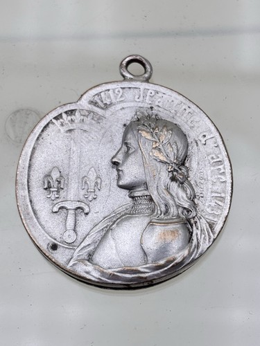 Ancienne médaille pendentif - ancienne,