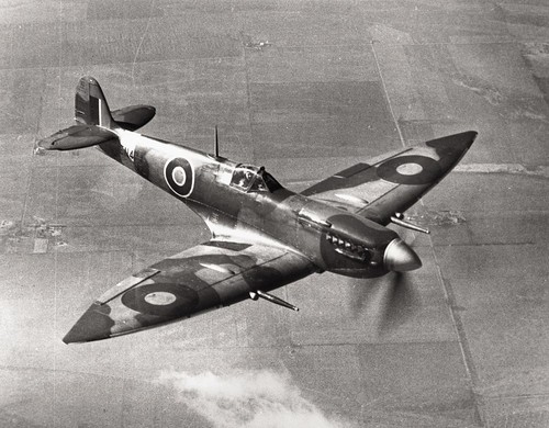 Ww2 raf spitfire - mosquito, dday
