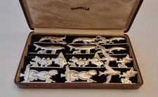 Joseph Buisson   - Orbrille 12 Porte Couteaux Animaliers Métal argenté