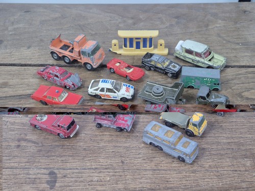 Lot ancienne petite voiture - lot,