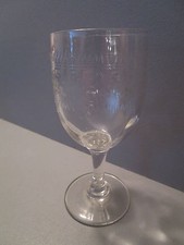 Verre de table ancien ciselé:12.5cm