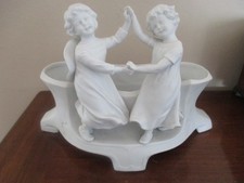 ANCIENNE JARDINIERE EN BISCUIT