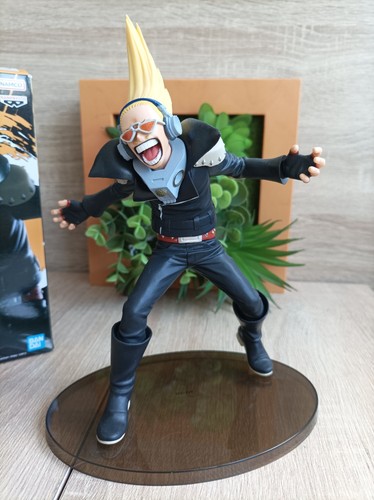 Figurine present mic - figurine, my