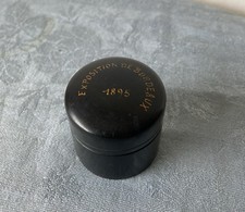 Rare petite boite à poudre de