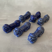 Ensemble 6 porte couteaux ou baguettes céramique émaillé bleu forme chien de fo