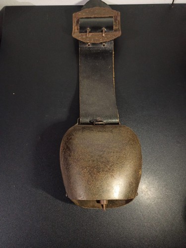 Ancienne grande cloche - , de