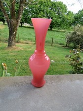 ancien vase en opaline rose