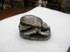 Amulette Scarabée pierre sculptée figurine ancienne  égyptien hiéroglyphique