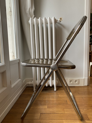 Chaises plia dessinées par - chaises,