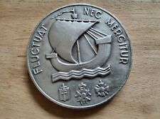 MÉDAILLE EN BRONZE ARGENTÉ