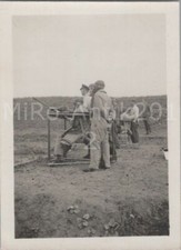 Photo, armée de l'air, entraînement au tir avec mitrailleuse en combinaison a...