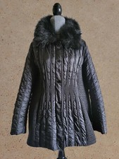 Manteau à col fourrure