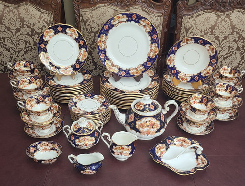 Royal albert heirloom china - "heirloom",