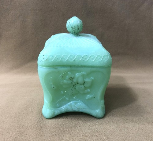 Boite carré opaline verte - en,