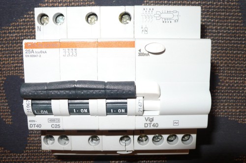 Disjoncteur differentiel - disjoncteur,