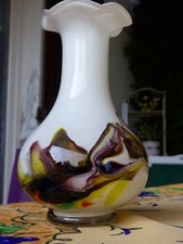 VASE EN VERRE BLANC AVEC