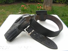 ceinturon avec holster et