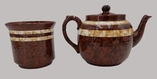 Cafetière en terre mêlée