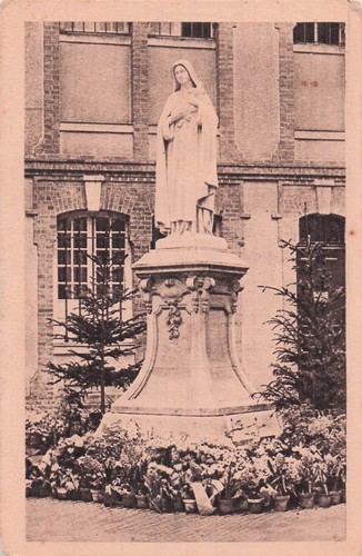 Lisieux statue sainte - lisieux,