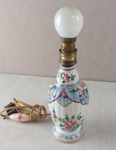 Ancien pied lampe en - de,