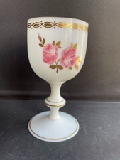 Verre calice en opaline fin