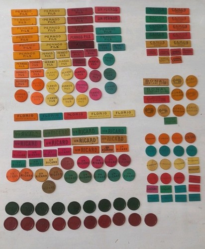 Lot 143 jetons - 143,