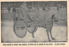 CPA ATTELAGE A CHIEN GRAND MUTILE DU TRAVAIL SANS PENSION JE PORTE BONHEUR