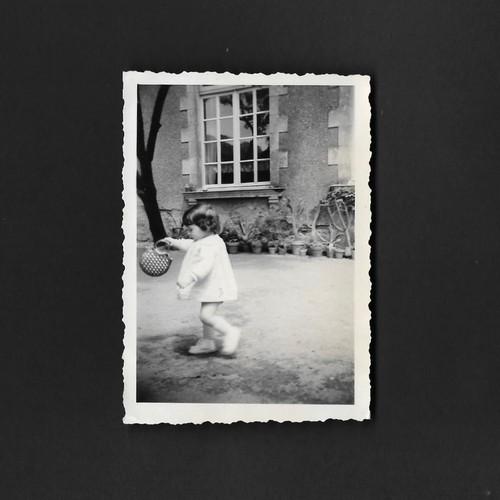 Enfant petit panier maison
