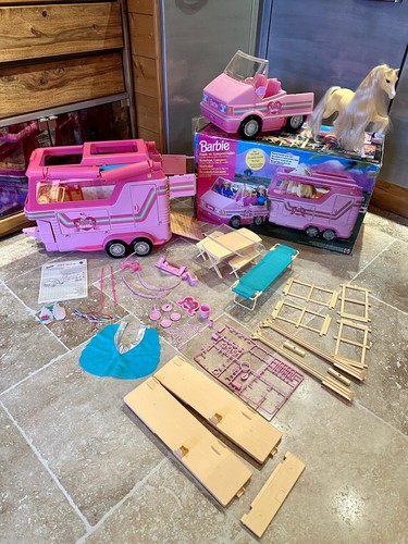 Barbie van horse trailer - horse, ref