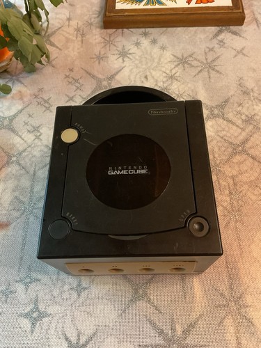 Nintendo gamecube console - nintendo,