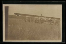 Photo-Postcard Soldats Près D'un Avion Bimoteur
