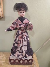 Ancienne POUPÉE AUTOMATE tête et mains en porcelaine signée 