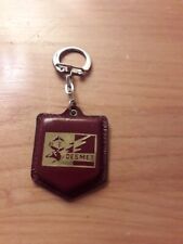 Porte clé années 60 en cuir Casques de moto DESMET